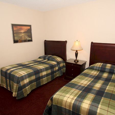 Hôtel West Oaks à Arnolds Park Extérieur photo