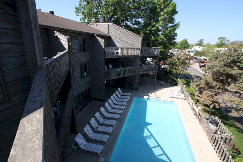 Hôtel West Oaks à Arnolds Park Extérieur photo