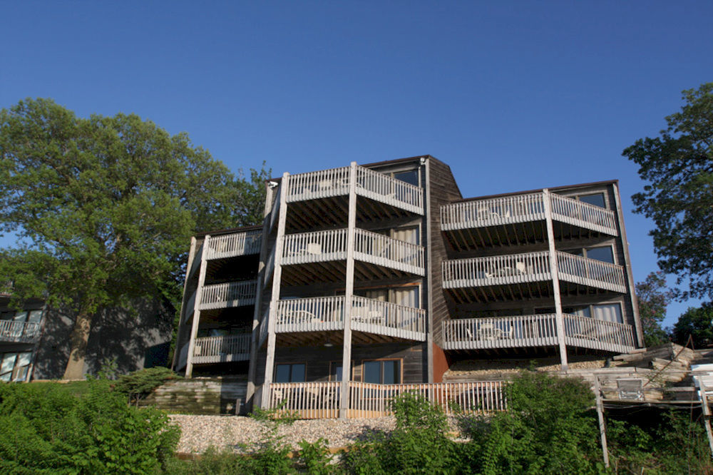Hôtel West Oaks à Arnolds Park Extérieur photo
